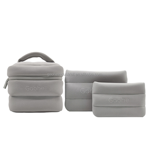 Tùy Chỉnh Neoprene Dây Kéo Xách Tay Mỹ Phẩm Trang Điểm Túi Với Mô Hình Thư Puffy Bong Bóng Pouch Vẻ Đẹp Skincare Lưu Trữ Nhà Vệ Sinh Túi - Product Image 1