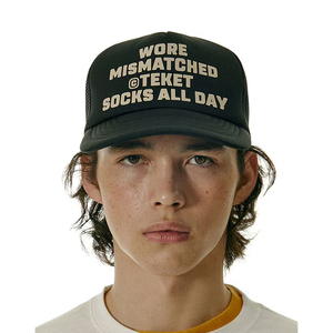 Casquette Trucker Sportive 5 Panneaux Personnalisable en Gros, Perforée au Laser, 100% Polyester Velours et Maille, Casquette Vierge en Stock - Product Image 5