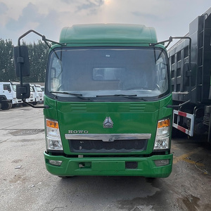 Camión de Recolección y Transferencia de Basura Sinotruk HOWO de <span class=keywords><strong>Segunda</strong></span> <span class=keywords><strong>Mano</strong></span> con Brazo Oscilante y Elevador de <span class=keywords><strong>Gancho</strong></span>, de 4 a 15 Metros Cúbicos, en Venta - Product Image 2