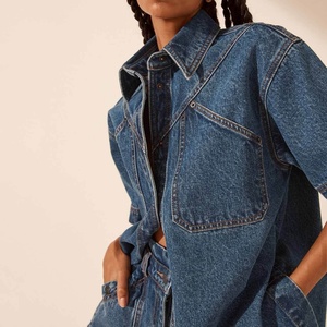 ชุดยีนส์เดนิมคุณภาพสูงสำหรับผู้หญิง ขายส่ง เสื้อแจ็คเก็ตเท่ๆ สไตล์สตรีท กระโปรงพลีทเอวสูง ยีนส์เดนิมฟอกสีแบบเอซิดวอช ชุดยีนส์เดนิมสำหรับผู้หญิง - Product Image 3