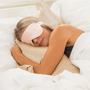 Penjualan Terbaik Sarung Bantal Satin dan Masker Mata <span class=keywords><strong>Set</strong></span> Penutup Bantal Sutra Satin dengan <span class=keywords><strong>Set</strong></span> Masker Mata Tidur - Product Image 5