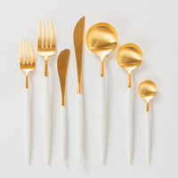 Ensemble de couverts modernes écologiques en acier inoxydable mat, résistants au lave-vaisselle, cuillères, fourchettes et couteaux en vrac pour les fêtes