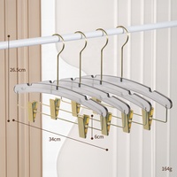 Maßgefertigte Mehrfarbige Umweltfreundliche Transparente Kunststoff-Spritzguss Rutschfeste Hosenclips-Kleiderbügel für Kleiderschrank und Wohnzimmer
