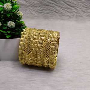 กำไลทองชุบทองแดงดีไซน์ทันสมัยสำหรับผู้หญิง สวมใส่สบายและดูมีสไตล์ เหมาะสำหรับงานปาร์ตี้ - Product Image 4