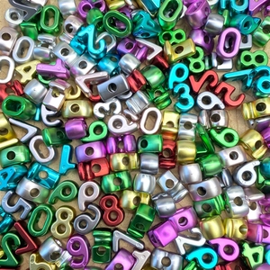 Perles numériques et alphabétiques métalliques mates en acrylique électroplaqué DIY de 500g - Product Image 5