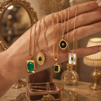 Collier pendentif tendance de style français vintage en émeraude, en acier inoxydable électroplaqué avec chaîne en bambou, tendance européenne et américaine