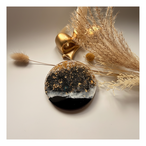 Ensemble de sous-verres en résine faits à la main avec une finition lisse, idéal pour le thé, le café, le vin et les boissons froides, adapté au quotidien et aux occasions spéciales - Product Image 1