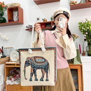 Sac à bandoulière pour femme en PU brodé d'éléphants de style ethnique avec fermeture éclair, deux poignées, grande taille, été <span class=keywords><strong>2023</strong></span>, sangle en jute - Product Image 2
