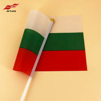 Dernière conception Bulgarie Main Drapeau 14*21cm Bulgarie Drapeau Polyester Drapeau de la Bulgarie
