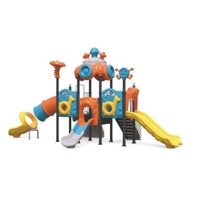 Grand ensemble d'équipements de divertissement pour aire de jeux extérieure pour enfants, parc de trampolines, toboggans, aire de jeux commerciale, jeux en plastique pour enfants