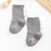 Chaussettes chaudes en polaire corail populaires pour bébés, automne-hiver, avec polaire épaisse pour les bébés de 0 à 5 ans, chaussettes de sol pour nouveau-nés
