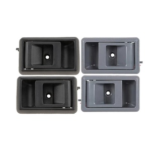 Accessoires <span class=keywords><strong>de</strong></span> voiture YBJ Poignées <span class=keywords><strong>de</strong></span> <span class=keywords><strong>porte</strong></span> intérieures 69205-10040 R 69206-10040 L pour Land Cruiser LC70 76 78 2007-2021 LC79 Poignée <span class=keywords><strong>de</strong></span> <span class=keywords><strong>porte</strong></span> intérieure - Product Image 2