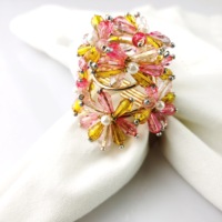 Anneau de serviette en fleurs fait main, design floral chic, accessoire de table pour défilé de mode, après-soirée, événement de célébrités, dîner sur le tapis rouge