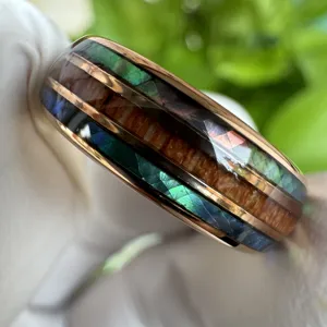 Macho gioielli in carburo di tungsteno nero anello con legno e guscio di Abalone intarsio da uomo fede nuziale anello