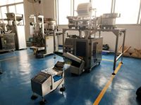 Machines d'emballage pour vis et quincaillerie avec plaques vibrantes multi-têtes, clous, boulons, rivets, équipement d'emballage pour accessoires automobiles