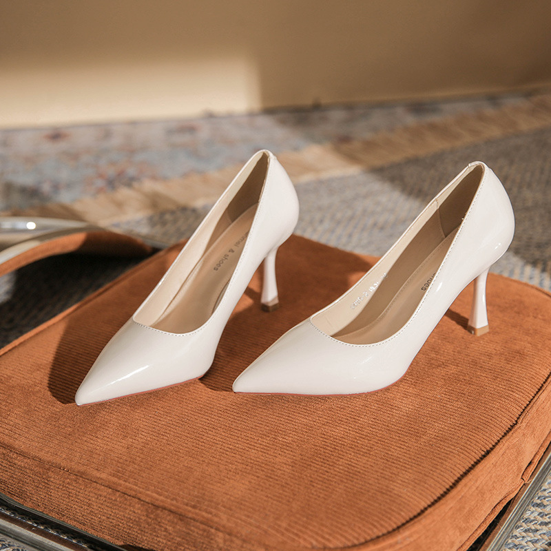 Beige / heel 6.5cm
