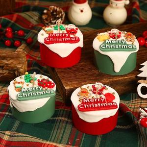 Exquisitas Velas de Pastel con Efecto de Goteo Navideño, Hechas a Mano, para Regalos Festivos - Product Image 1