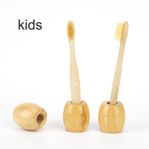 Emballage personnalisé <span class=keywords><strong>Brosse</strong></span> à dents pour enfants en bambou biologique avec poignée et poils doux pour un usage domestique - Product Image 2