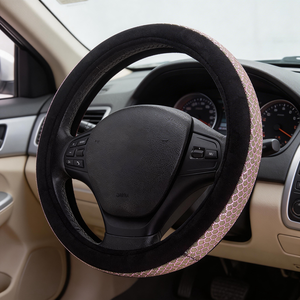 Housse de volant en cuir PU à paillettes de cristal en forme d'écailles de poisson, matériau en peluche courte, antidérapante, accessoires de voiture - Product Image 2