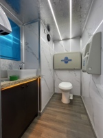 WC mobile en acier de remorque de toilette mobile extérieure portative avec le réservoir pour des événements et des besoins de salle de toilette