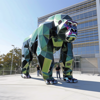 Décor de parc d'attractions de zoo moderne Statue de revêtement d'animal polygonale géométrique en métal Grandes sculptures de gorilles de couleur d'acier inoxydable