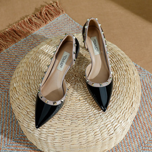 รองเท้าส้นสูงแบบสวมหนังแก้วสีนู้ดสำหรับผู้หญิง คอลเลคชั่นฤดูใบไม้ผลิ/ฤดูร้อน ปี 2026 ดีไซน์เซ็กซี่ ส้นเข็ม ปลายแหลม ตัดข้าง ประดับหมุด ส้นสูงพิเศษ - Product Image 6