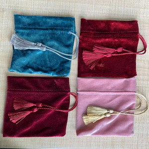 Kordelzug Individuell Bedruckte Logo Schmuck Beutel Mini Samt Wildleder Schmuck Tasche Flap Kleine Schmuck Armband Halskette <span class=keywords><strong>Ring</strong></span> Beutel - Product Image 4