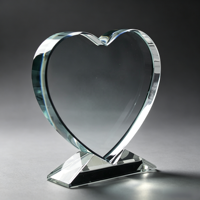 Trophée en cristal personnalisé en forme de cœur, plaque de récompense en verre gravée au laser, cadeau décoratif transparent pour mariage ou entreprise