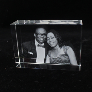 Cube en cristal K9 gravé au laser 3D <span class=keywords><strong>personnalisé</strong></span> cadre <span class=keywords><strong>photo</strong></span> en <span class=keywords><strong>verre</strong></span> poli <span class=keywords><strong>avec</strong></span> sublimation pour les mariages et les cadeaux à usage décoratif - Product Image 5