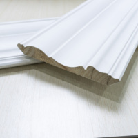 Moldura de corona imprimada blanca personalizada Embellecedor interior decorativo de madera clásico para moldura de aplicación de techo interior