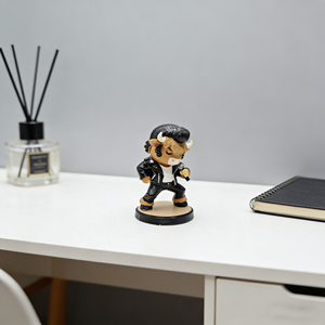Figurine de vache des Highlands rock'n'roll, statue de vache chantante rétro style Elvis, microphone, décoration de bureau à domicile, cadeau original parfait - Product Image 5