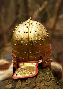 Casco Estilo Centurión Romano Hecho a Mano, Adorno Metálico Decorativo para Eventos Culturales, Espectáculos y Decoración del Hogar - Product Image 4