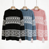 Pull en maille torsadée jacquard Fair Isle à col ras du cou pour femme, motif contrastant noir et blanc, épaules tombantes, manches longues à revers côtelés