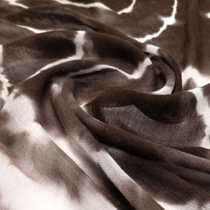 ผ้าคลุมศีรษะแบบผูกสำหรับชาวมุสลิม ผลิตจากผ้าเรยอนพิมพ์ลายสีน้ำ ระบายอากาศได้ดี เนื้อผ้านุ่ม น้ำหนักเบา ผลิตจากวิสโคส ลายมัดย้อม รุ่นใหม่ - Product Image 4