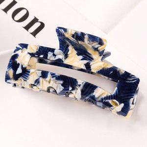 Pinza de Pelo Grande Personalizada de 12.5cm con Diseño a Cuadros, Pinza de Pelo Jumbo para Cabello Largo, Accesorio para el Cabello de Mujer - Product Image 6