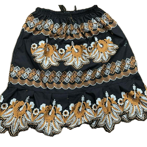 Vente en gros pour boutiques Nouvelle collection Printemps 2026 Jupe mi-longue pour femme en polyester, respirante, à taille naturelle, ornée de perles et de maille, style doux - Product Image 1