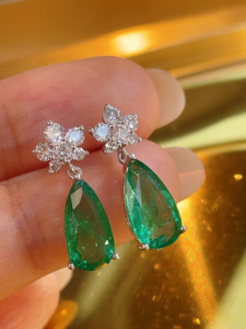 Xinfly Hot Sale Solid 18K Gold Natural <b>Emerald</b> <b>Stud</b> Earrings AU750 Fine Jewelry Daily Wear Ready to Ship - Product Image 4