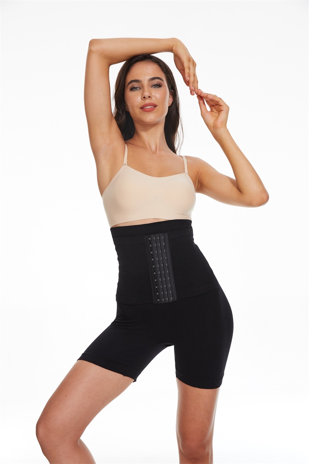 Seamless Brief (823): waistband, closure and adjustment-point detail
