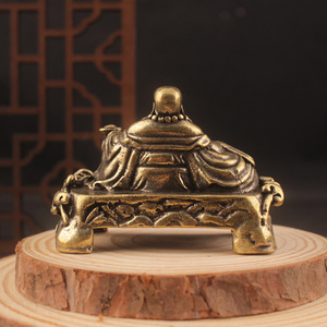 Figurine de Bouddha Maitreya en laiton, finition antique, ornement de bureau pour la décoration de la maison et du bureau - Product Image 4
