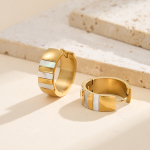 Pendientes de Aro Anchos Modernos, Rodio, Chapado en Oro de 18K, Acero Inoxidable 304, Incrustaciones Blancas Geométricas, Regalo Minimalista de Lujo - Product Image 6