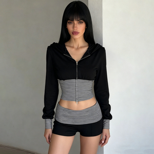 Conjunto de Sudadera con Capucha y Pantalones Cortos a Rayas con Bloques de Color para Mujer, Top Corto con Capucha Ajustado, Elástico, Estilo Casual Urbano, Conjunto de Dos Piezas - Product Image 6