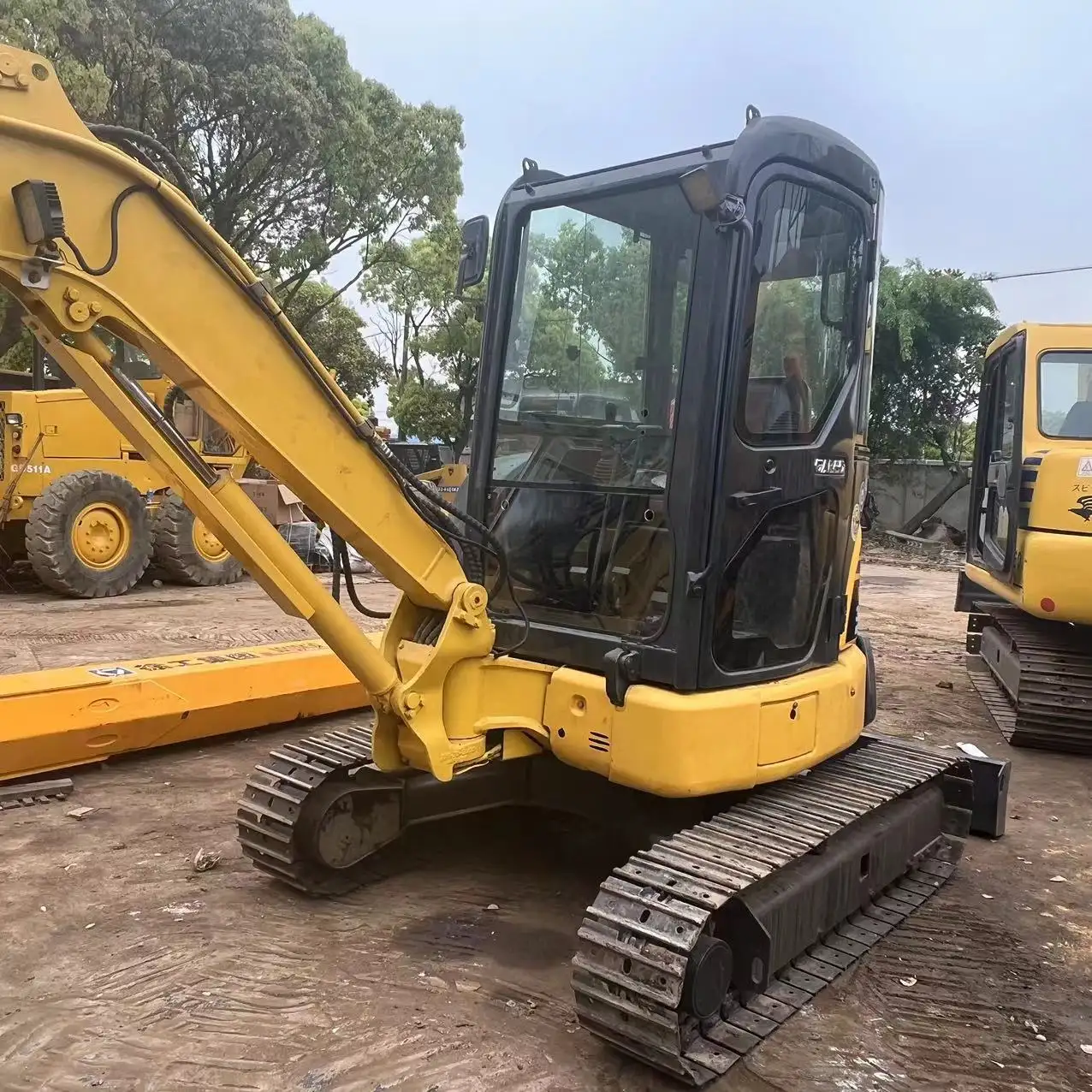 Japan mini used excavator Komatsu PC35MR original hydraulic machine