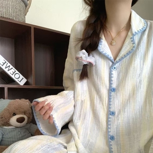 Frühlings-Pyjama für Damen aus Wolkenbaumwolle mit Langen Ärmeln, Kleinem Revers und Hose - Lässiges Schlafanzug-Set - Product Image 4