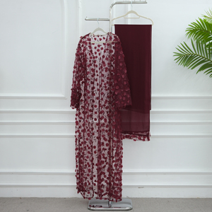 Abaya di Lusso con Ricami Floreali e Pizzo, Set 3 Pezzi, Abito Modesto per Donne Musulmane con Sottoveste e Hijab - Product Image 6