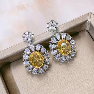 Aretes de mujer largos ต่างหูเงินเพชรโมอิสซาไนท์สีเขียวมรกต - Product Image 1