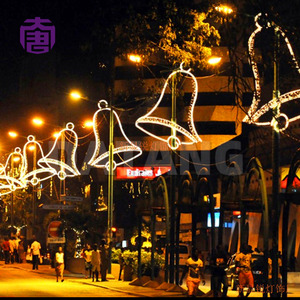 Lumières LED à motif cloche de Noël, directement de l'usine, étanches IP65, avec structure en fer, pour décoration extérieure de place commerciale - Product Image 6