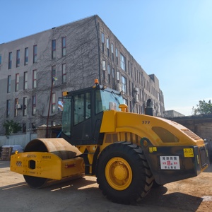 <b>Used</b> XS203J <b>Road</b> <b>Roller</b> Heavy-duty Low Working Hours Stable Performance High Quality Cost-effective Ready for Shipment in Stock - Product Image 4