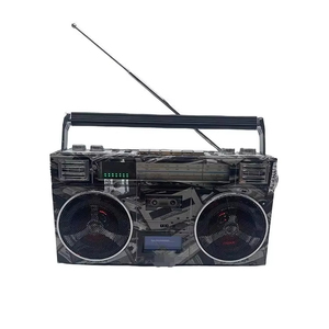 Radio Portátil Estilo Retro Graffiti, Boombox Multifunción con Altavoz BT, Ranura para Tarjeta TF/USB y Radio AM/FM - Product Image 6