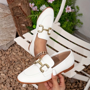 Женские офисные туфли на плоской подошве - Product Image 4