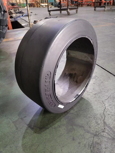 Prensa de cojín de carretilla elevadora de tamaño completo de fabricante en neumáticos sólidos de goma 16x1/4x7x11 1/2 para carretilla elevadora <span class=keywords><strong>Crown</strong></span> Yale - Product Image 3